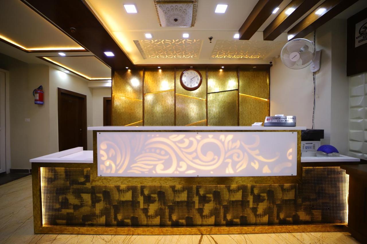 Hotel Royal Phoenix Agra  Buitenkant foto