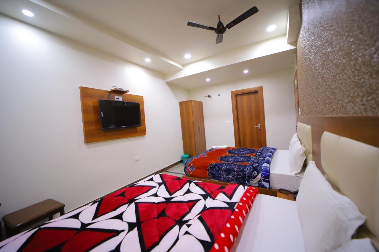 Hotel Royal Phoenix Agra  Buitenkant foto