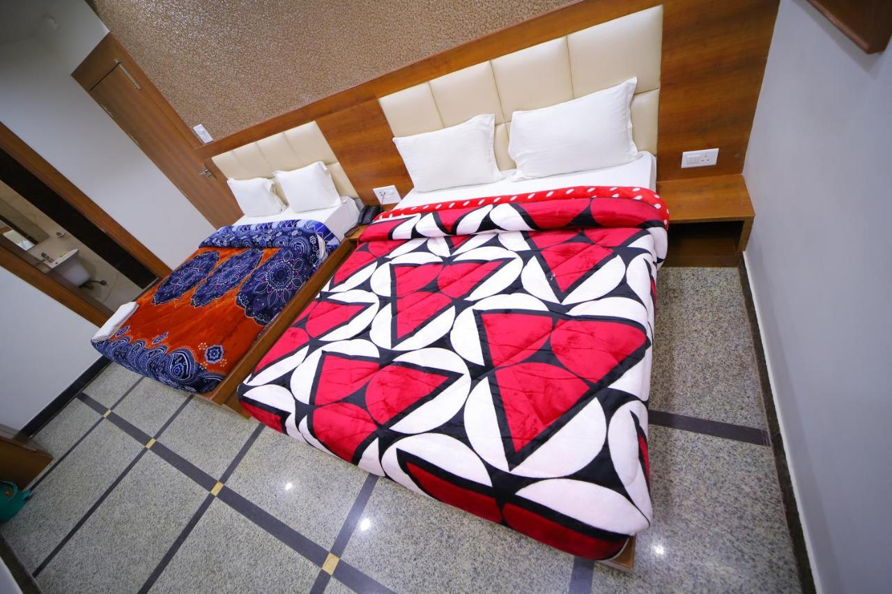 Hotel Royal Phoenix Agra  Buitenkant foto