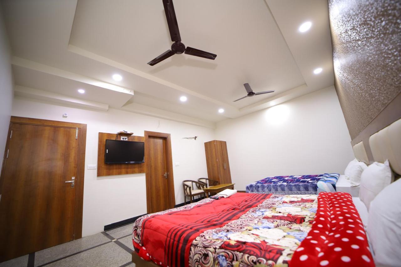 Hotel Royal Phoenix Agra  Buitenkant foto