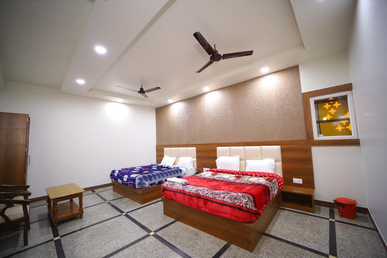 Hotel Royal Phoenix Agra  Buitenkant foto
