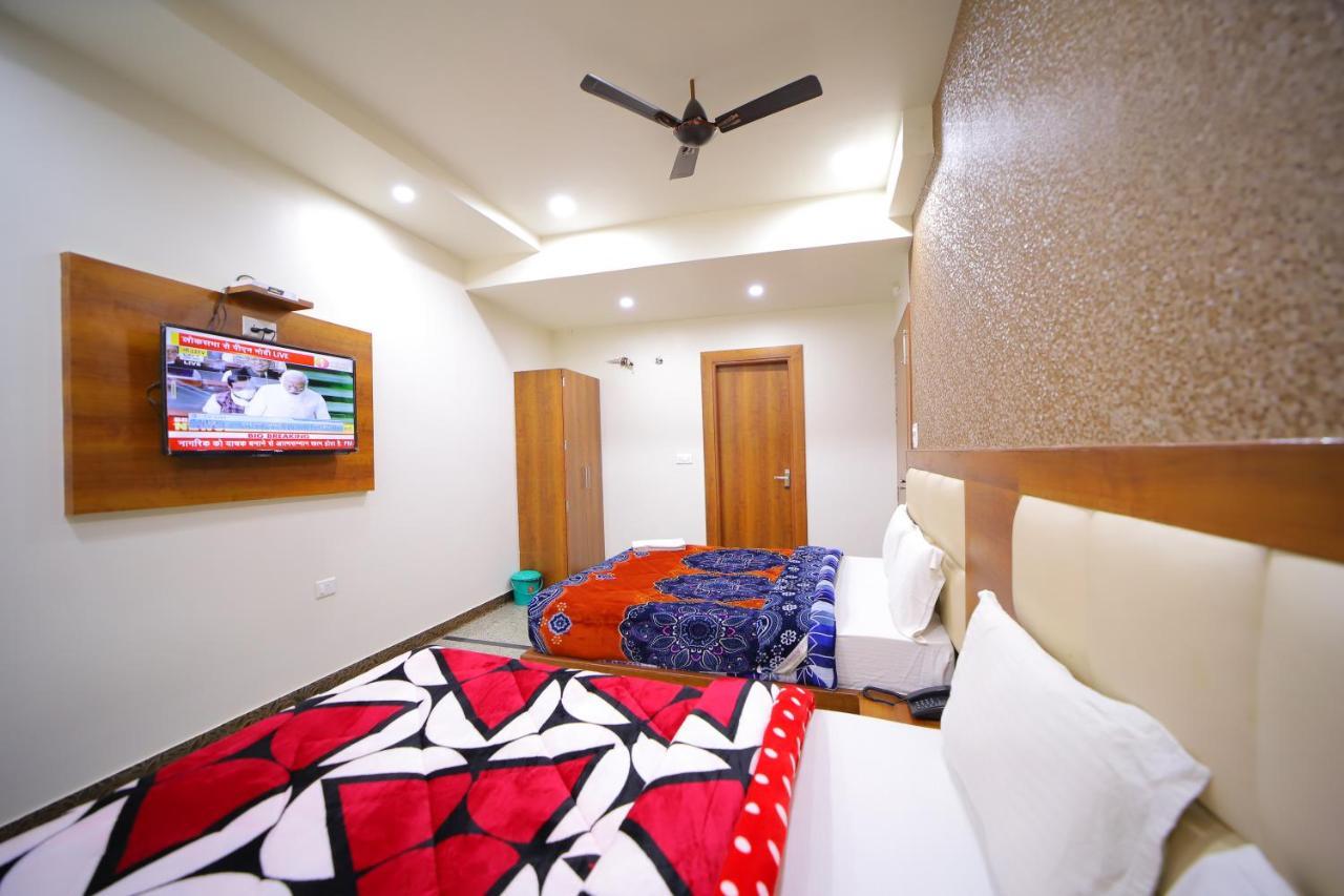 Hotel Royal Phoenix Agra  Buitenkant foto