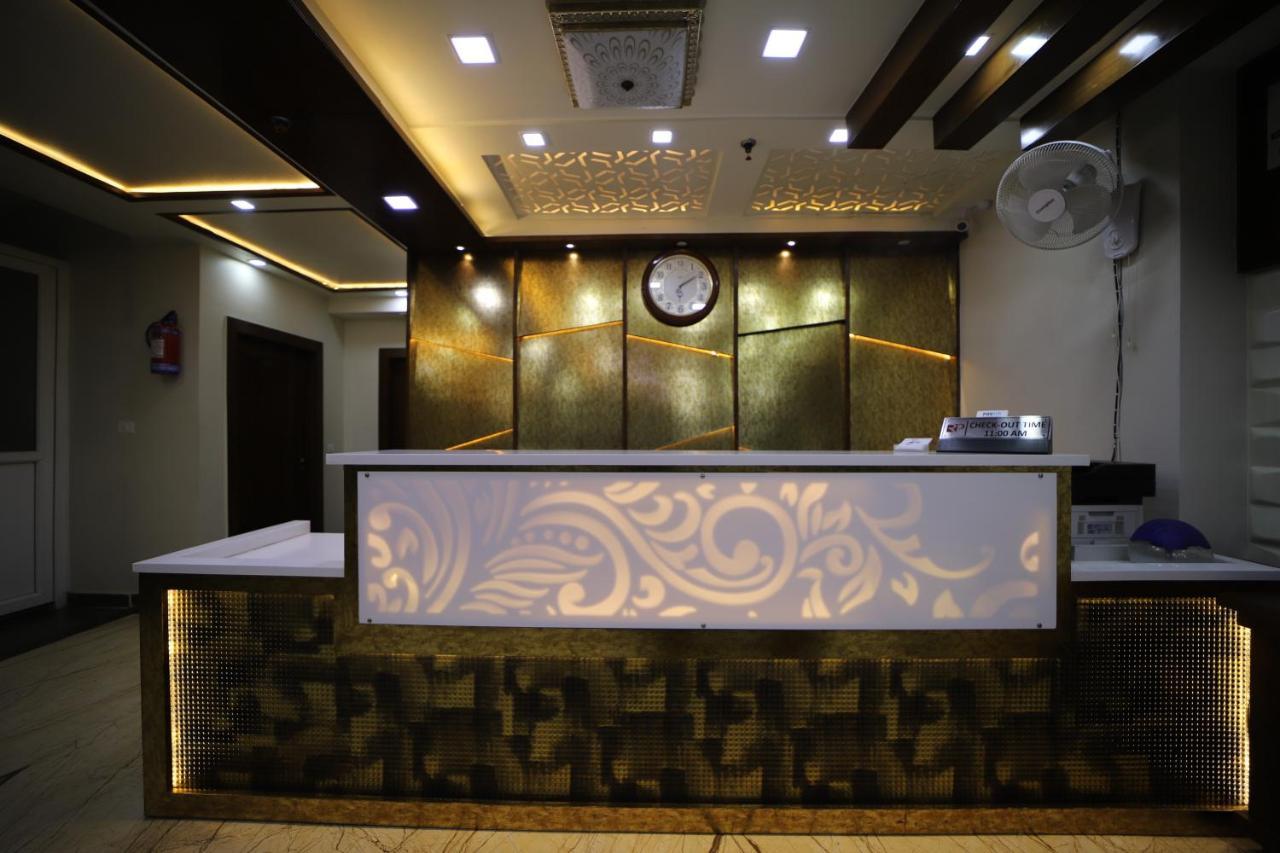 Hotel Royal Phoenix Agra  Buitenkant foto