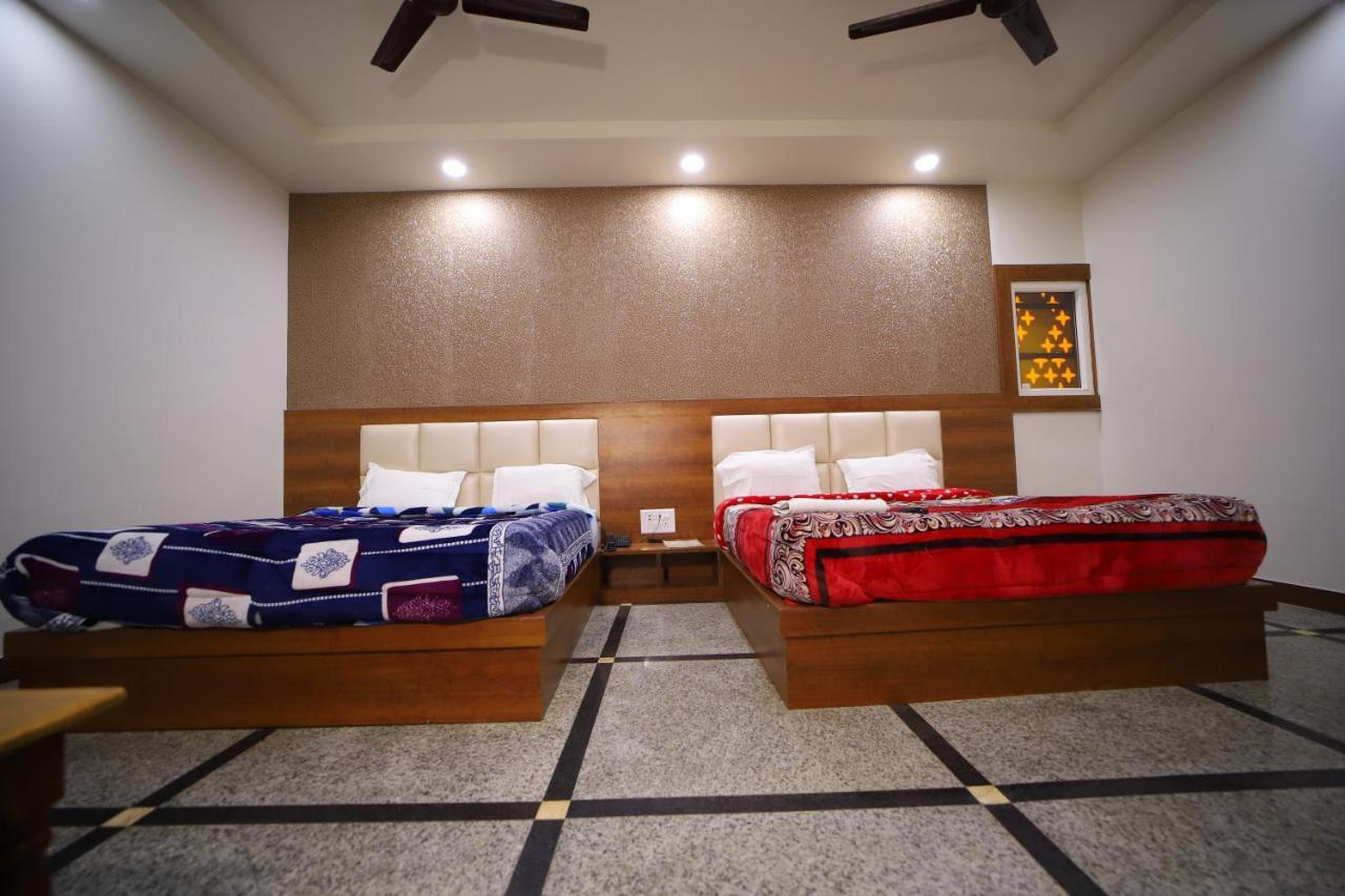 Hotel Royal Phoenix Agra  Buitenkant foto