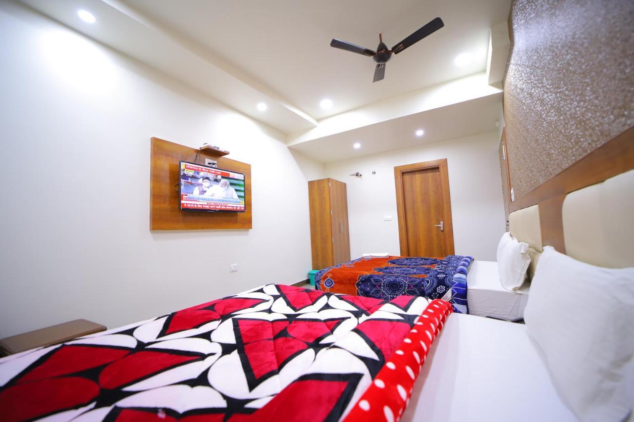 Hotel Royal Phoenix Agra  Buitenkant foto