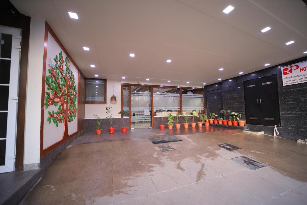 Hotel Royal Phoenix Agra  Buitenkant foto