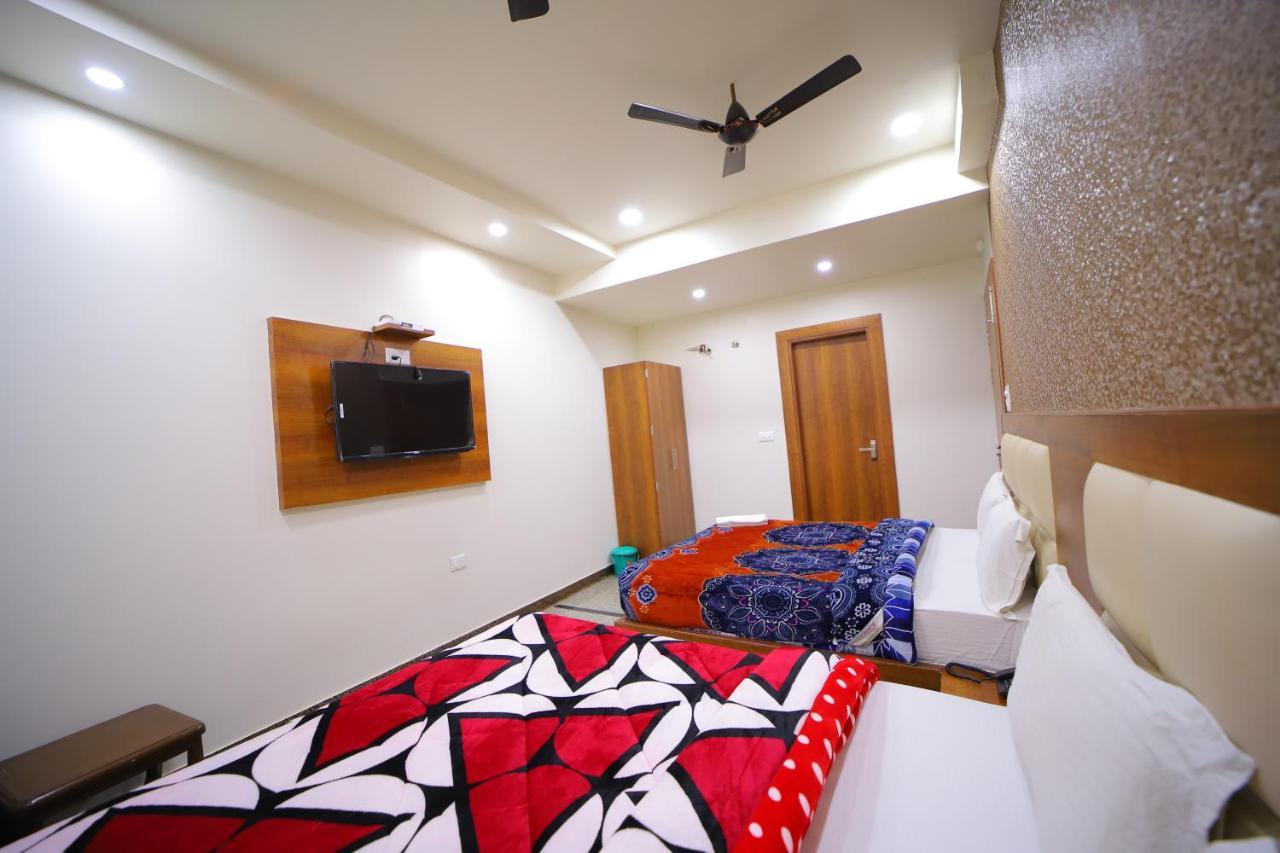 Hotel Royal Phoenix Agra  Buitenkant foto