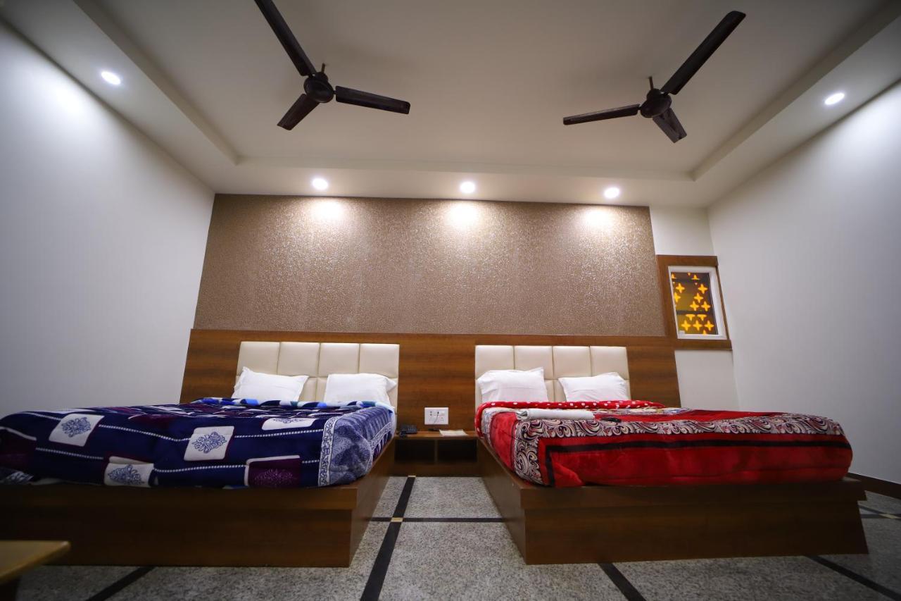 Hotel Royal Phoenix Agra  Buitenkant foto