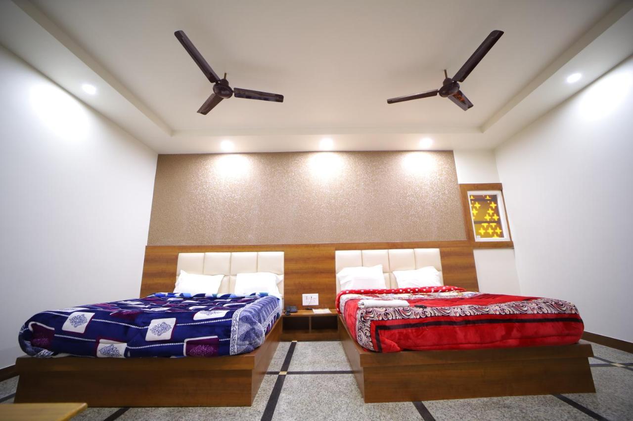 Hotel Royal Phoenix Agra  Buitenkant foto