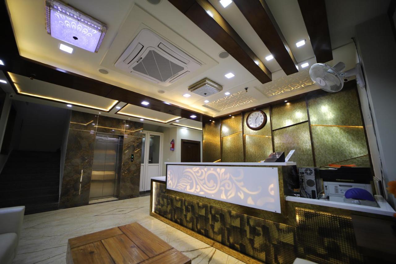Hotel Royal Phoenix Agra  Buitenkant foto