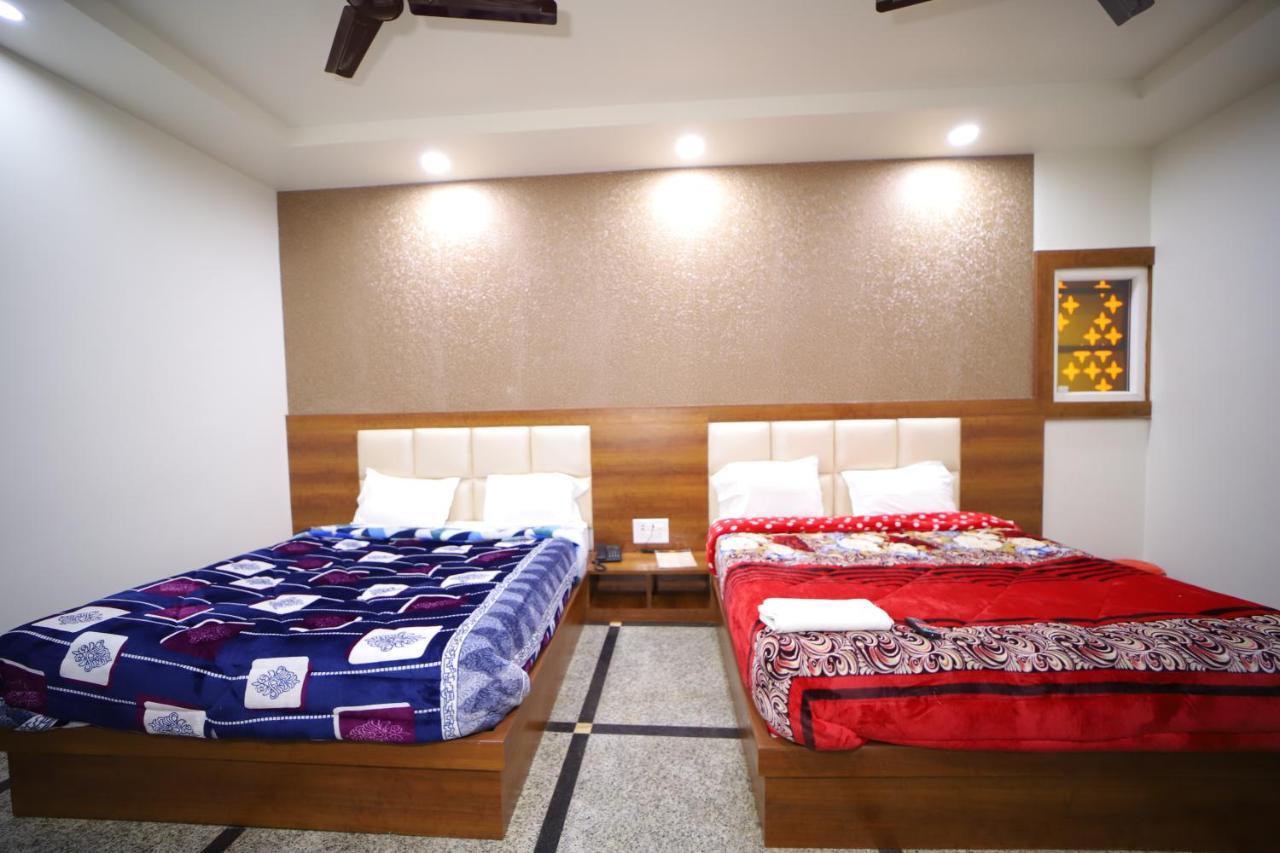 Hotel Royal Phoenix Agra  Buitenkant foto